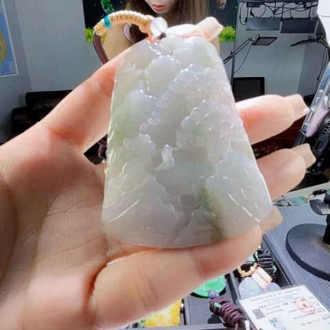 颈饰未镶嵌翡翠一个