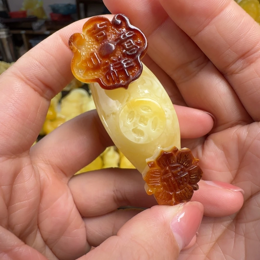 蜜蜡未镶嵌珠宝奇石