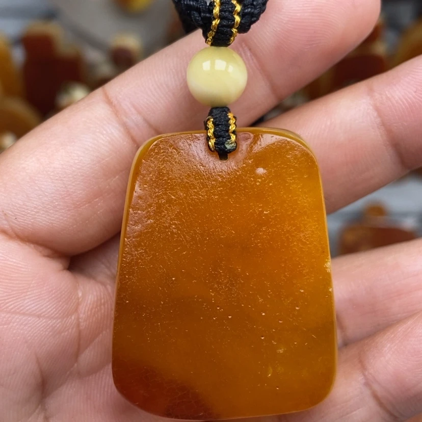 【闪购商品】琥珀颈饰未镶嵌