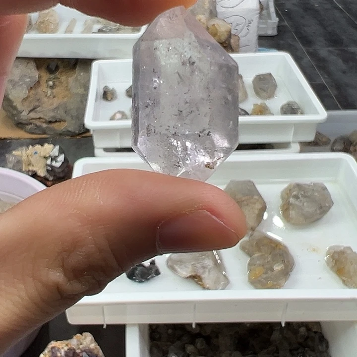 仿水晶磁石贵州闪灵钻D2