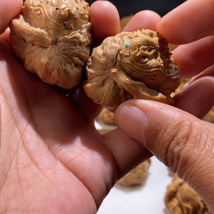 地***灬把件文玩核桃纯手工雕刻文玩核桃