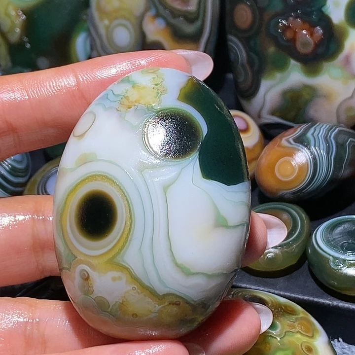 玛瑙/玉髓未镶嵌珠宝奇石82