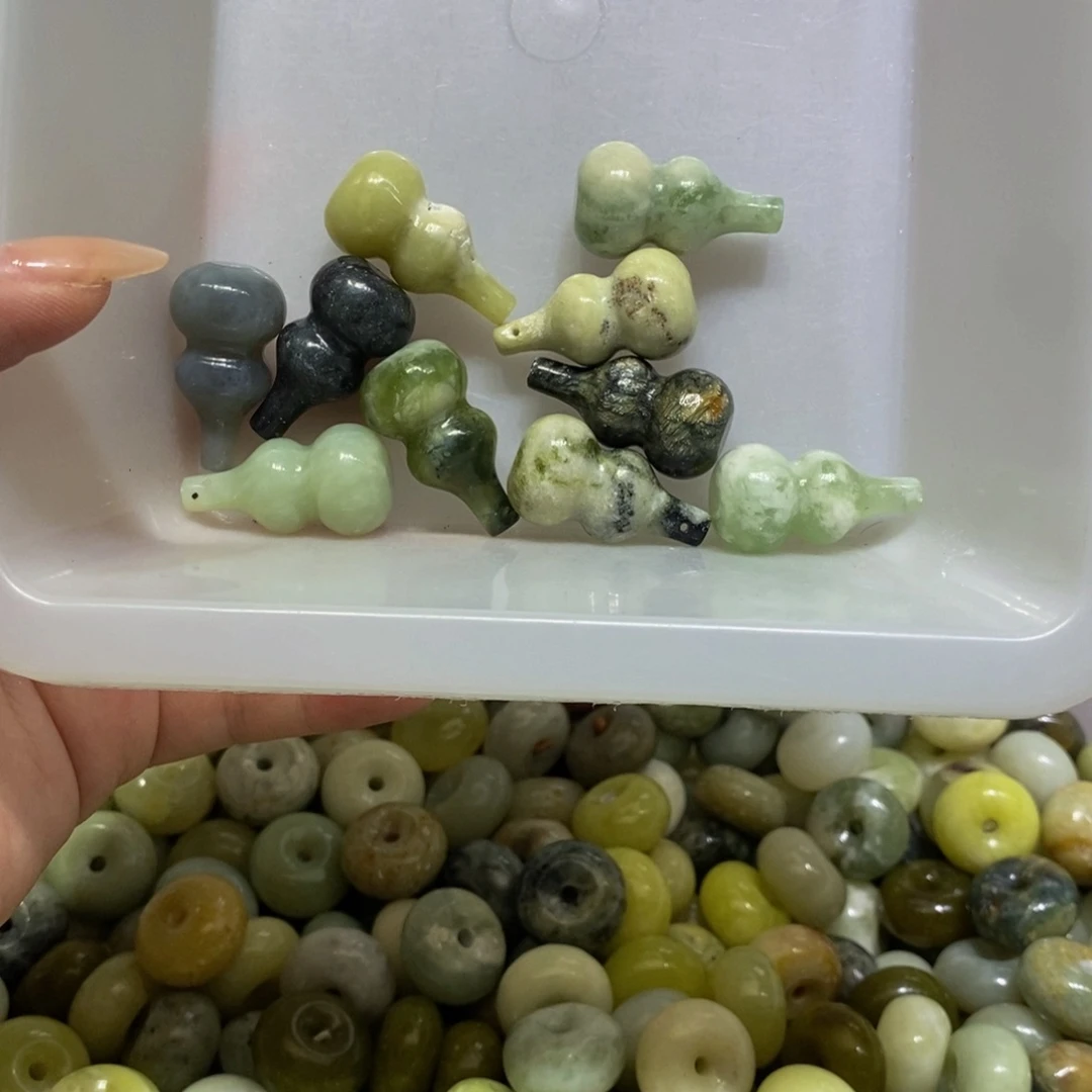 蛇纹石玉未镶嵌颈饰69