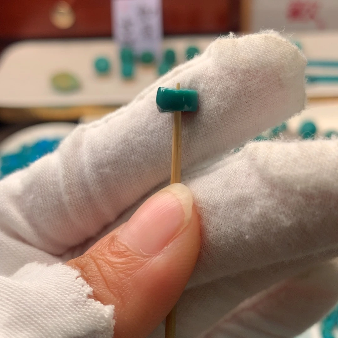 啊***哦绿松石未镶嵌配饰j