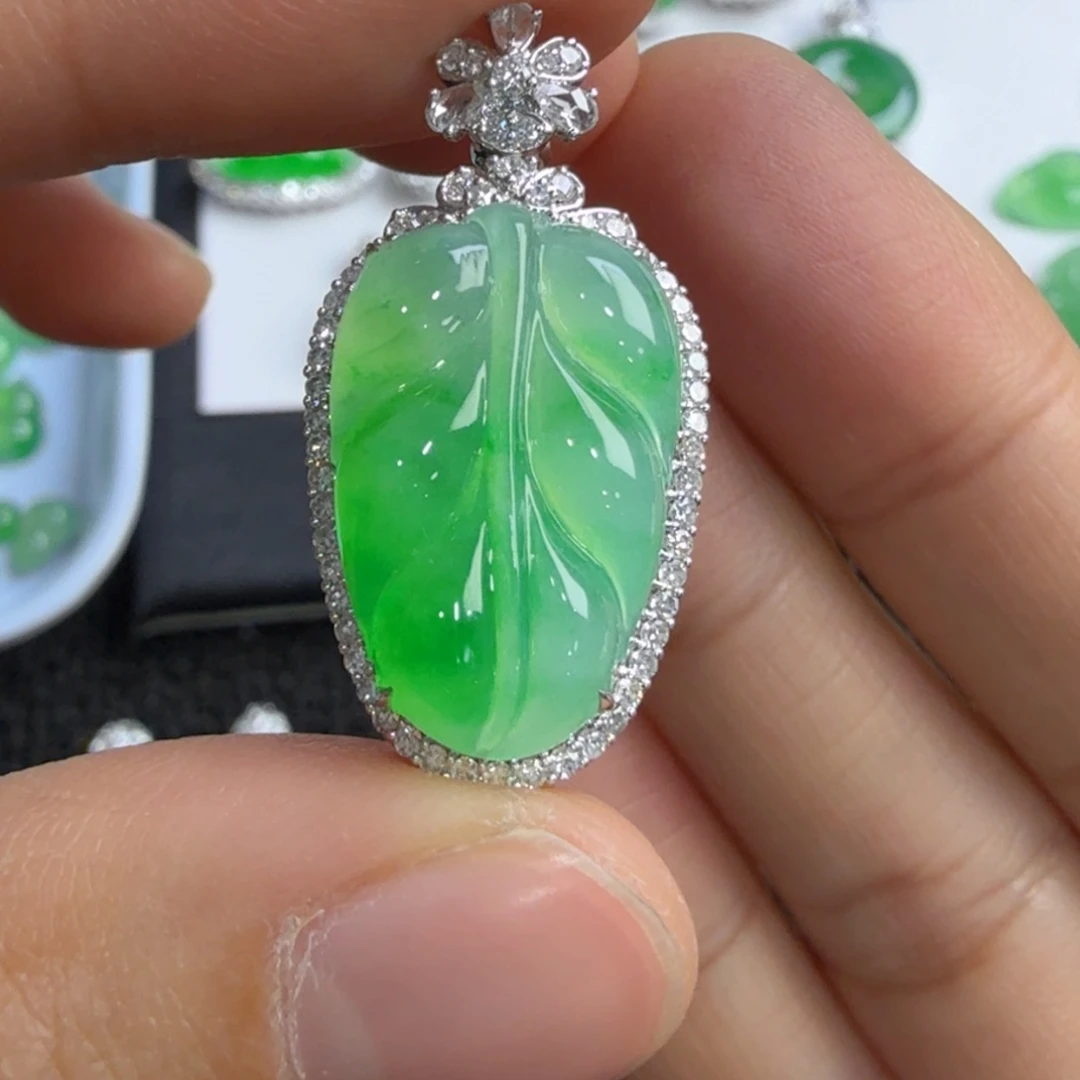 吊坠(不含链)18K金镶嵌翡翠葫芦