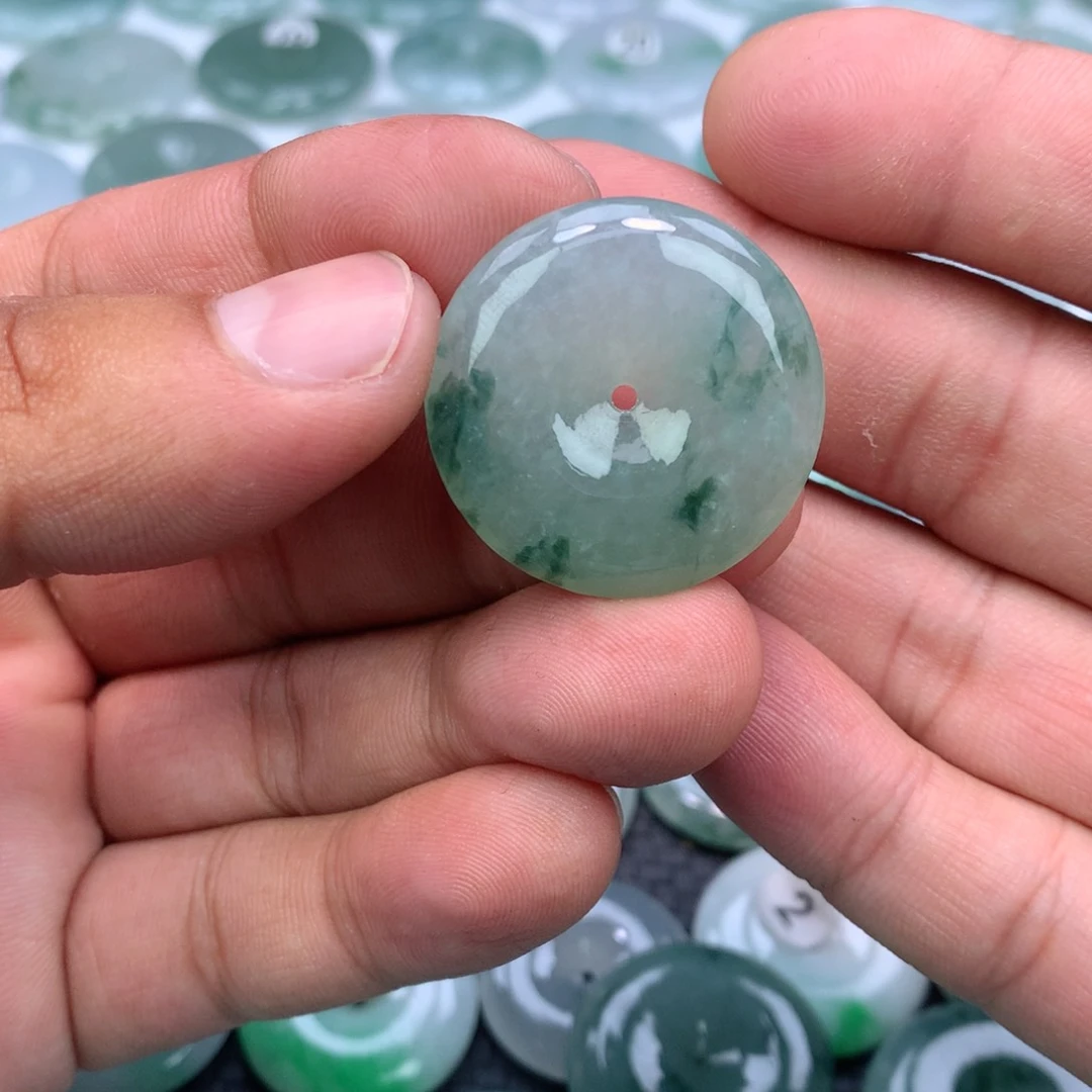 翡翠未镶嵌颈饰静****?缅甸天然A货翡翠