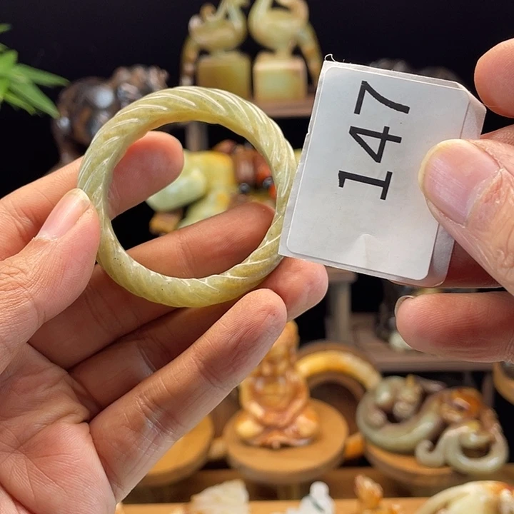 和田玉（糖玉）未镶嵌挂件