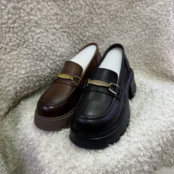 2025年女士豆豆厚底鞋真皮