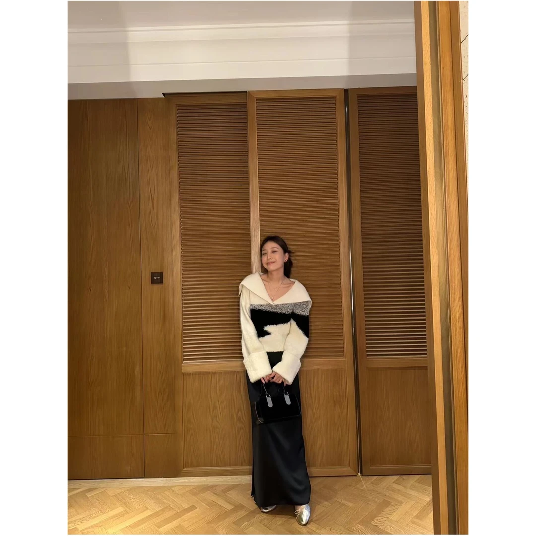 黑白撞色拼接设计感翻领毛衣女秋季新款慵懒风针织衫半身裙套装