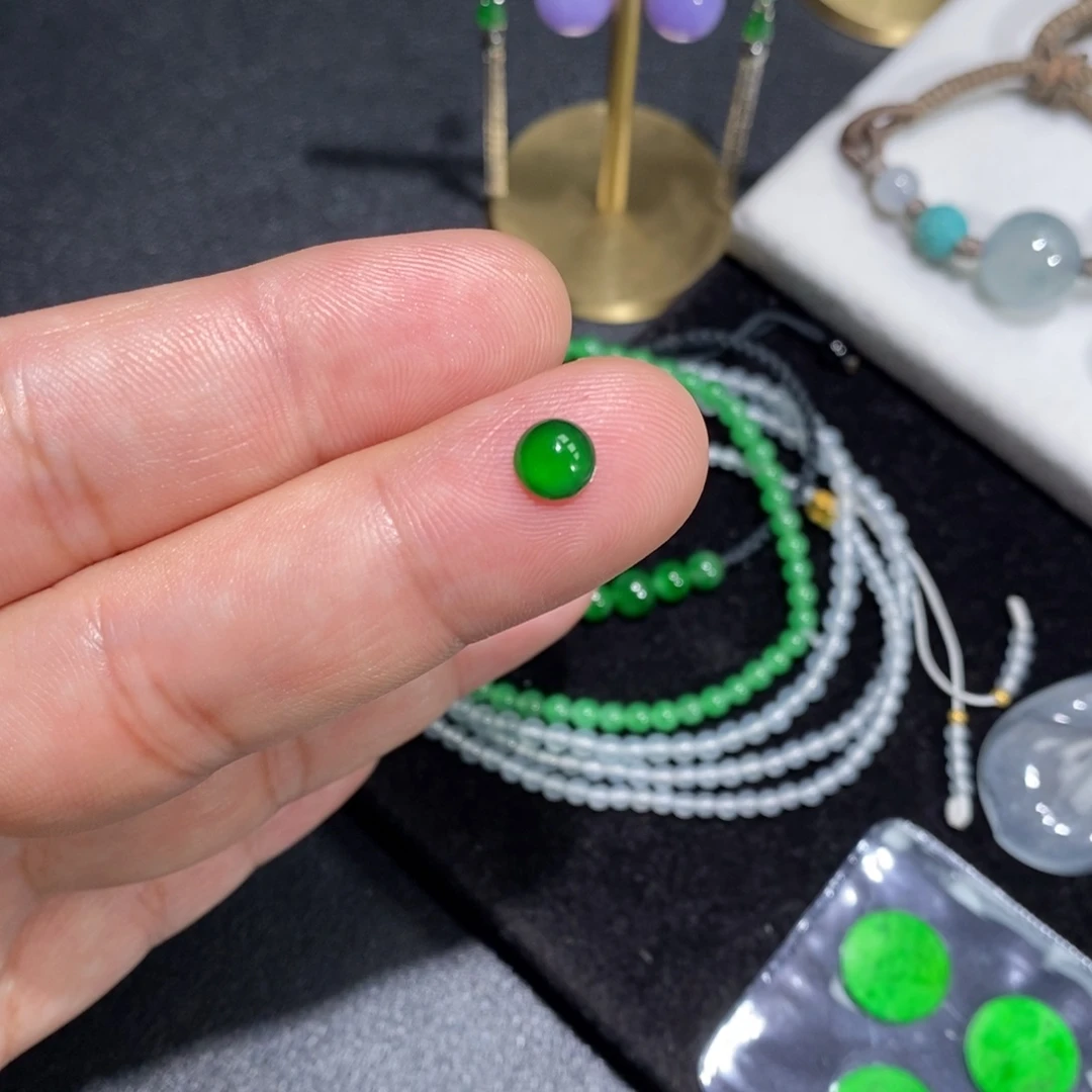 翡翠裸石浓绿蛋面