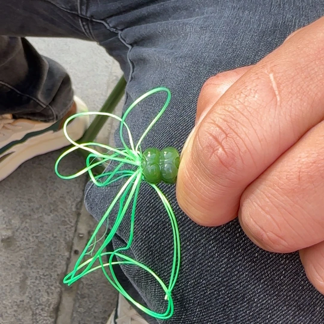 和田玉未镶嵌颈饰俄碧并帝莲