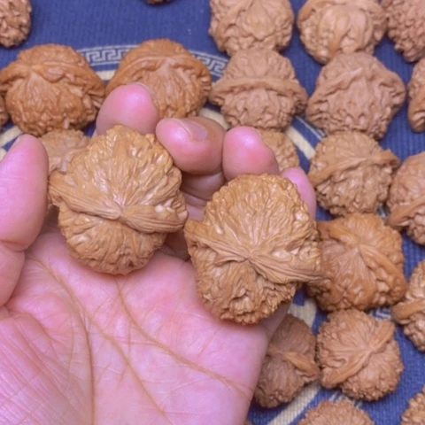 【闪购商品】文玩核桃吊坠快**苗角白43