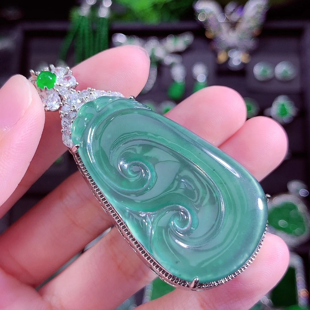 颈饰未镶嵌翡翠天然