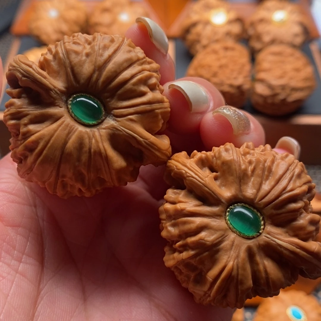 文玩核桃把件44尺白狮子