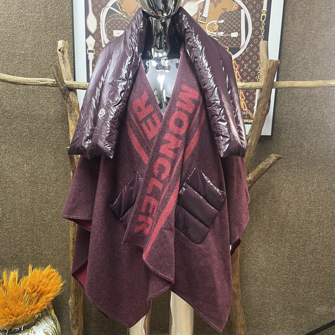 99新 MONCLER 蒙口 羽绒领拼接披肩