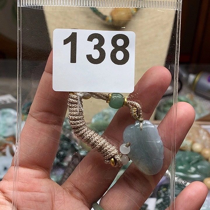 翡翠颈饰未镶嵌鱼**z翡翠