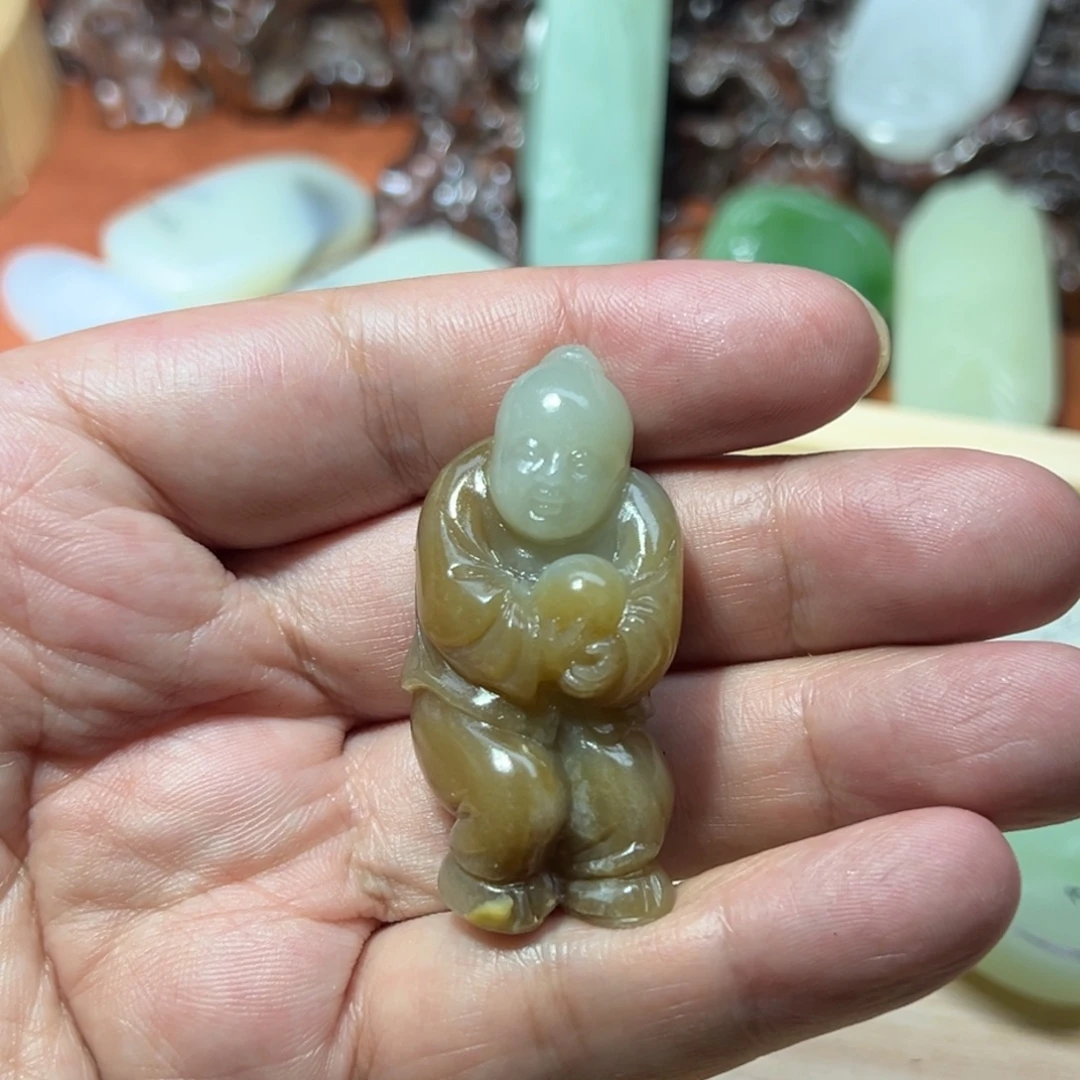 和田玉（糖玉）未镶嵌把件