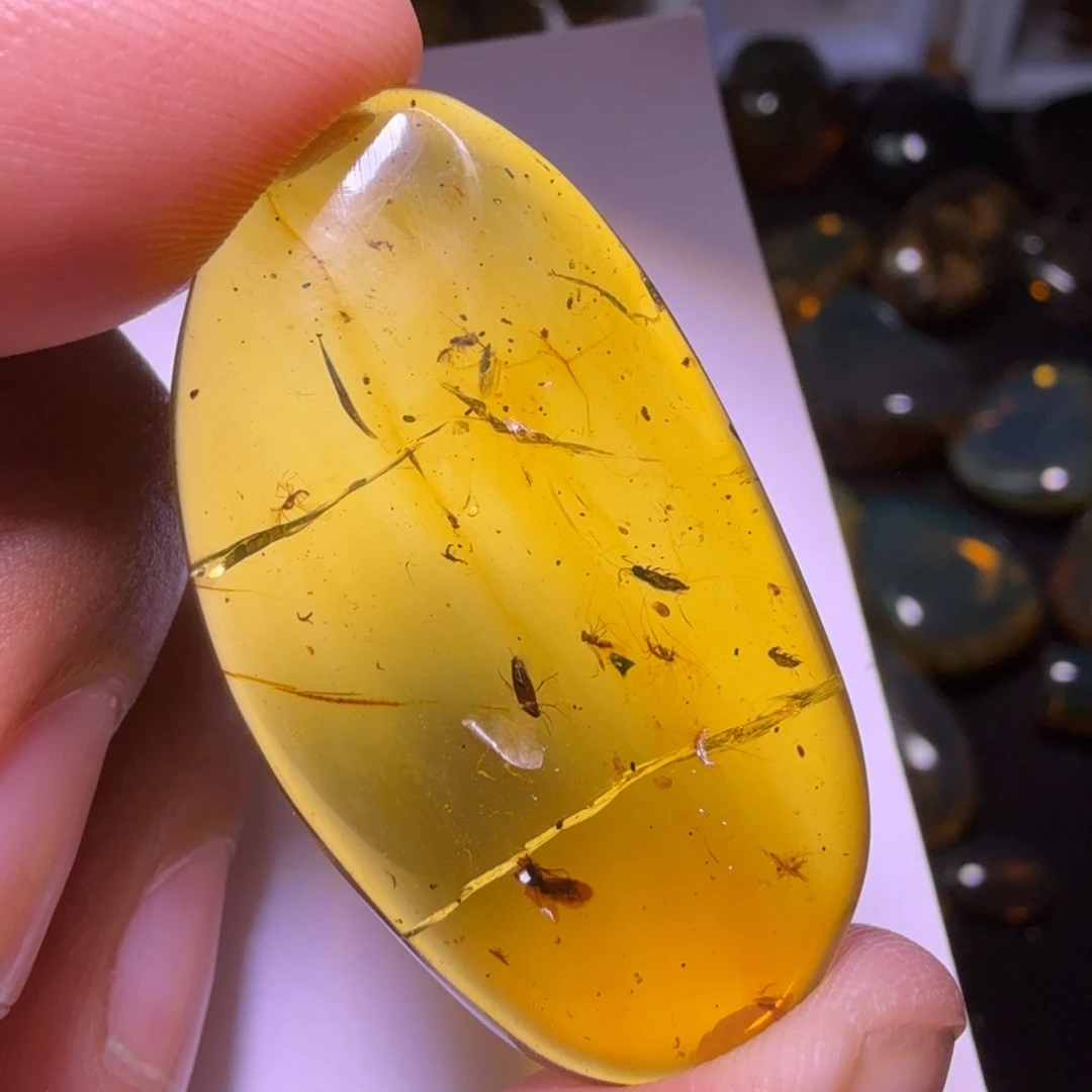 厚***道琥珀未镶嵌裸石，，