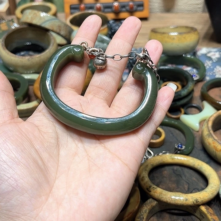 岫岩河磨玉（透闪石质玉）手镯未镶嵌?*乐