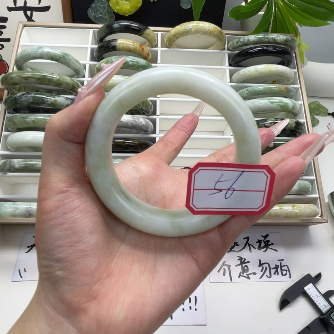 废***姐蛇纹石玉未镶嵌手镯