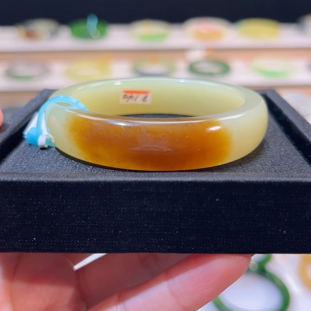 和田玉未镶嵌手镯糖黄口方镯