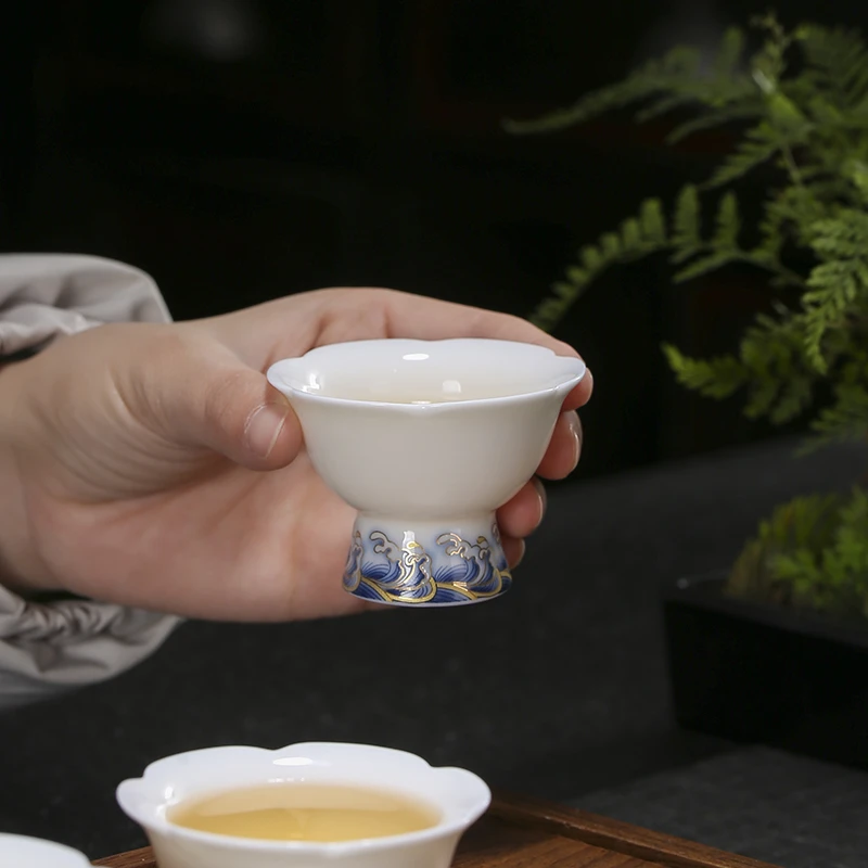 创意花瓣口羊脂玉陶瓷功夫小茶杯高档轻奢白瓷品茗杯茶室待客专用