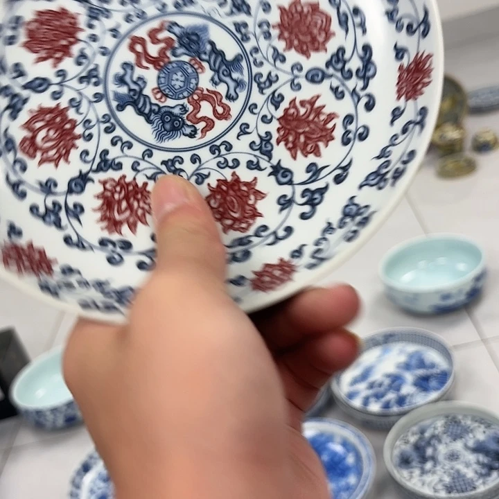 瓷片釉里红缠枝莲大胡乘景德镇