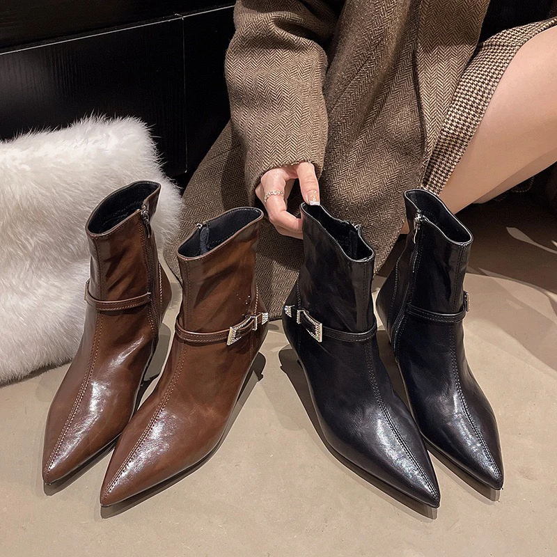 软皮版2025年细跟短靴高跟牛仔靴子靴子尖头单靴复古秋冬上班鞋子