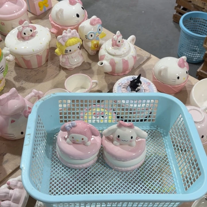 紫砂在外面吃了饭在回你电话