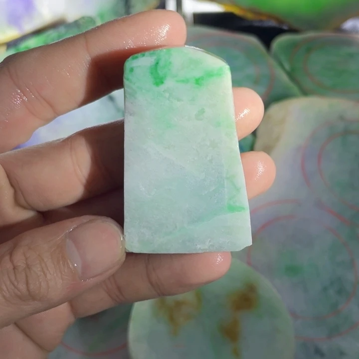 翡翠未镶嵌挂件片料