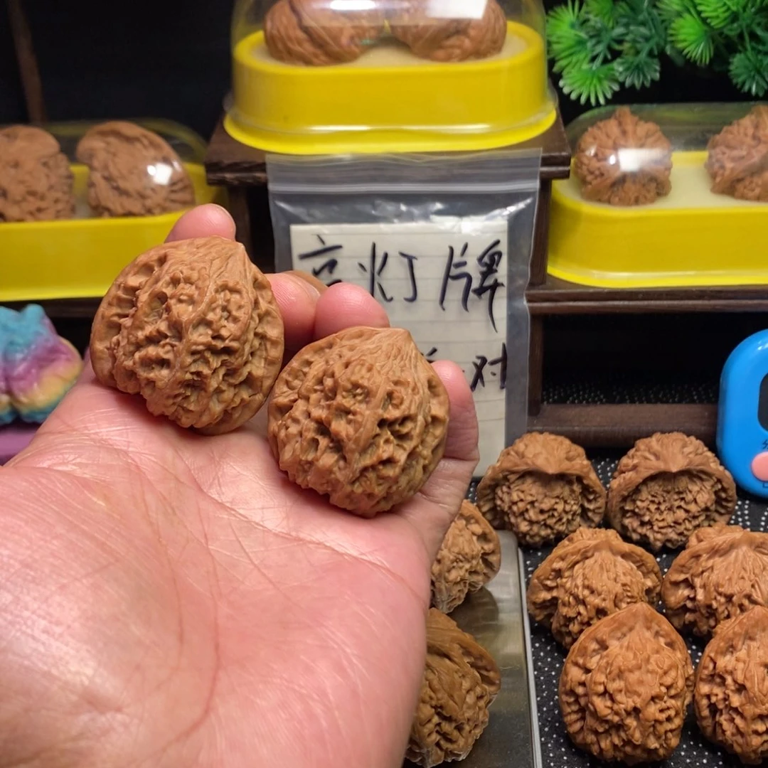 吊坠文玩核桃福利野生亮灯牌有效