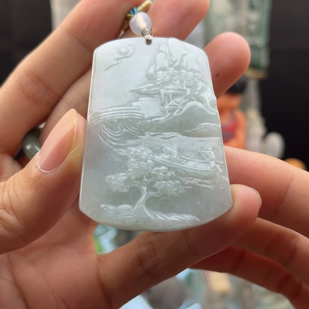 翡翠未镶嵌颈饰山水