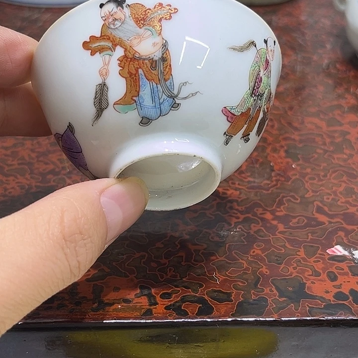 逛***4瓷片精美的陶瓷摆件……