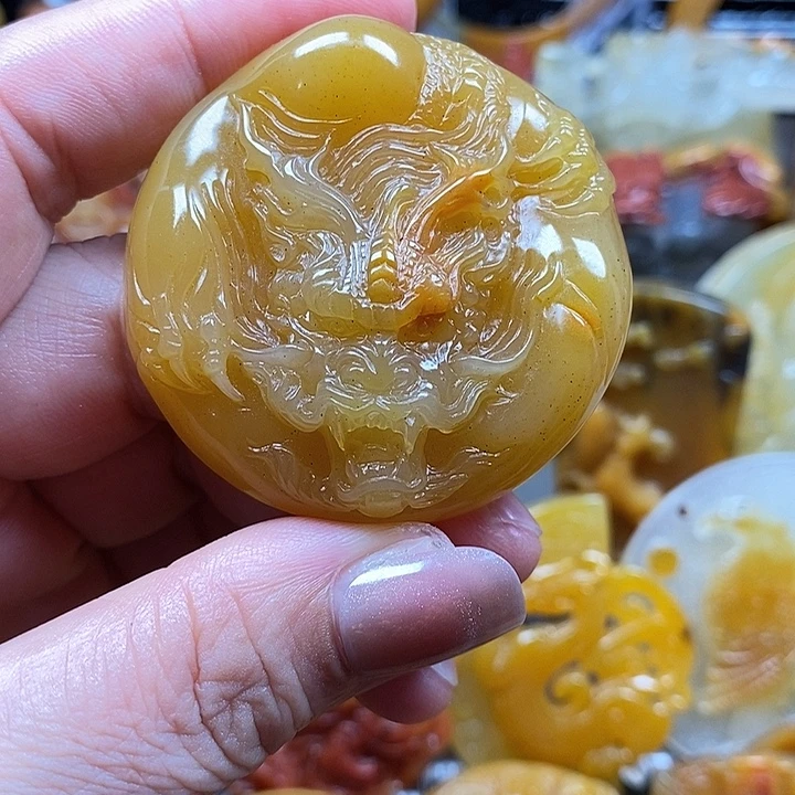 石英质玉（黄龙玉）合金颈饰