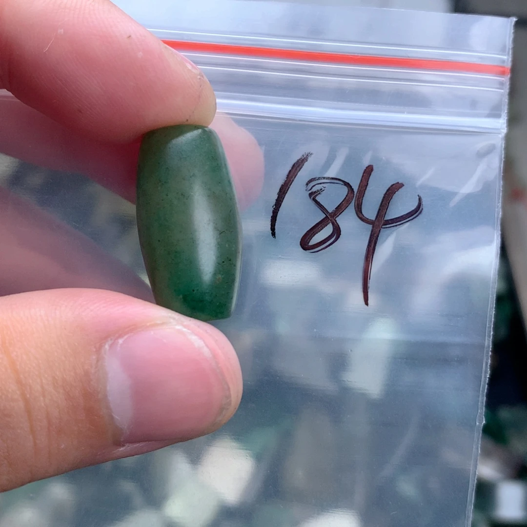 独山玉未镶嵌珠宝半成品