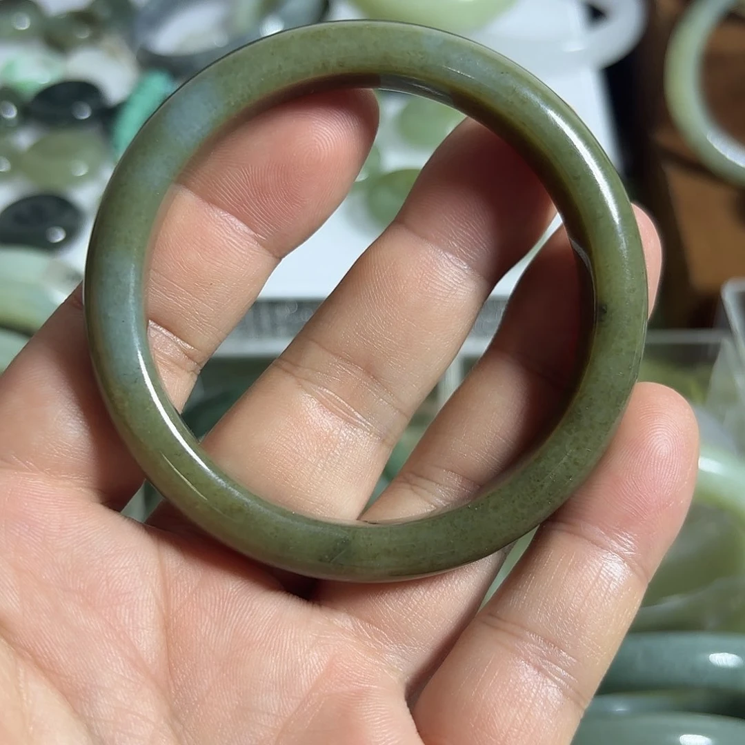 未镶嵌手镯和田玉（糖玉）