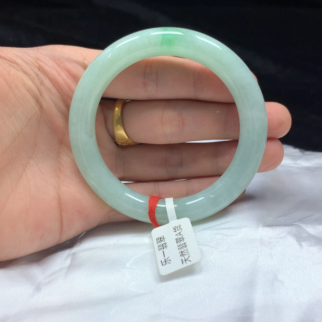 翡翠未镶嵌手镯（圆镯）54.1