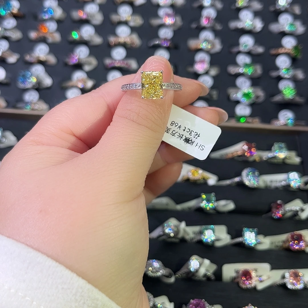 莫桑石非金属SH K白长方黄冰花三卡-18.5