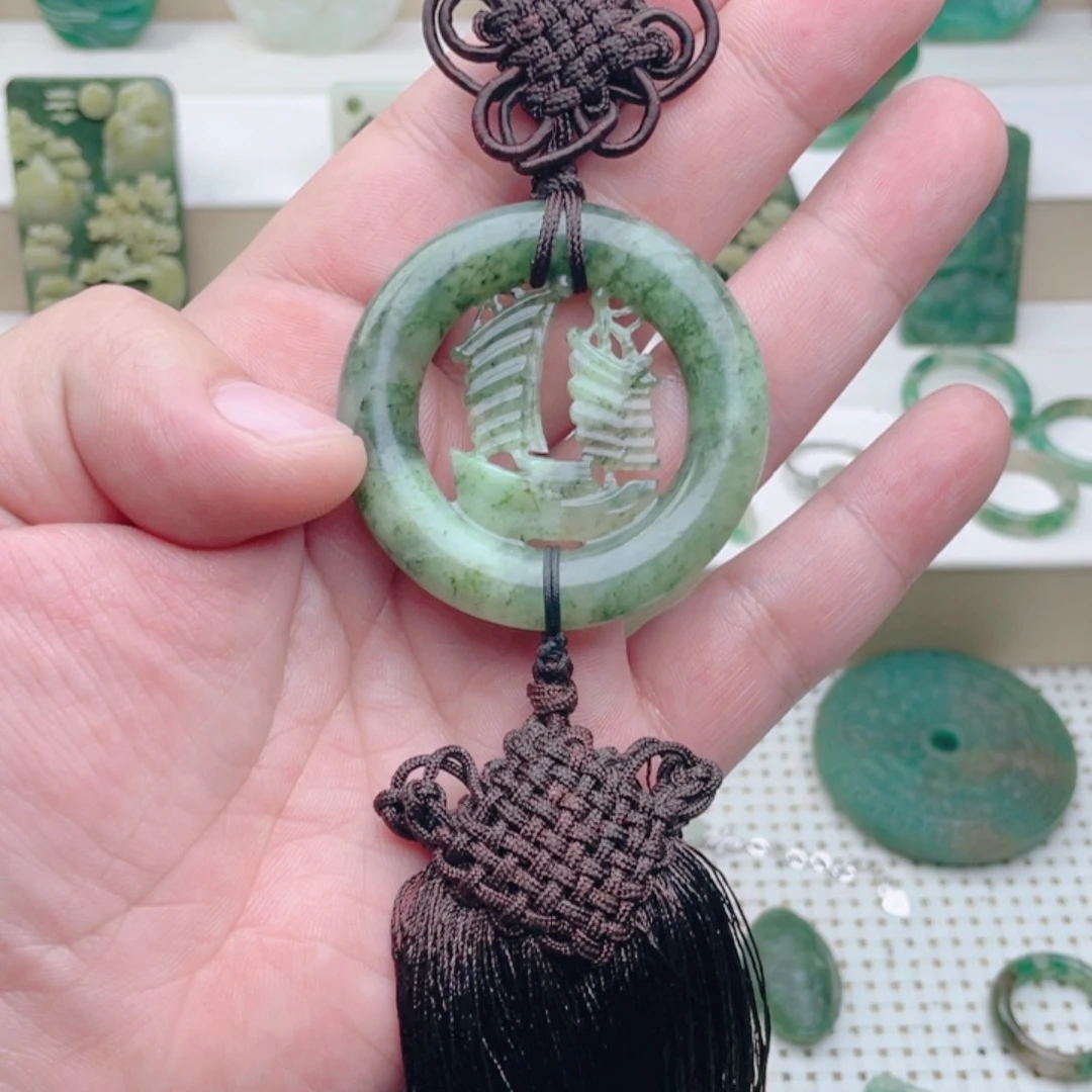 独山玉未镶嵌挂件