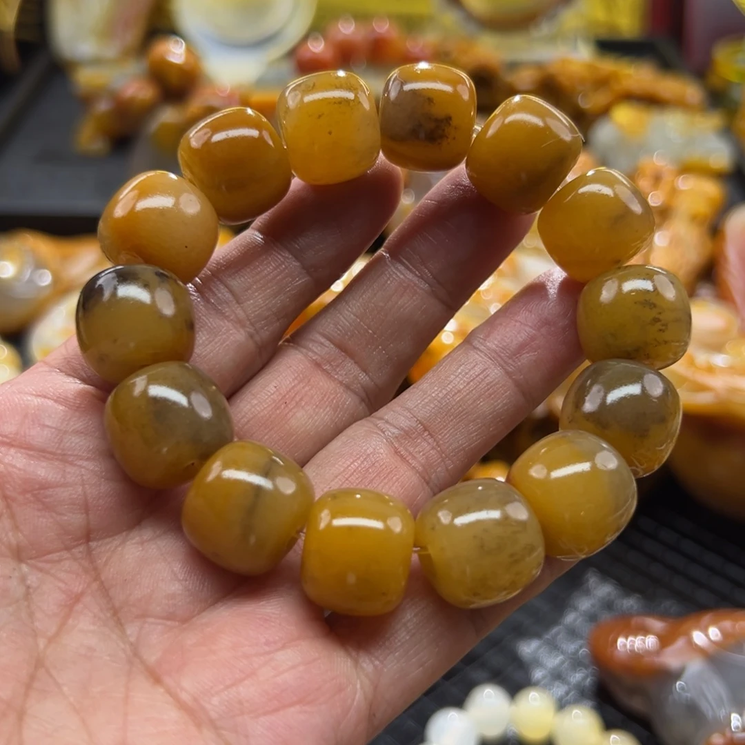 颈饰未镶嵌石英质玉