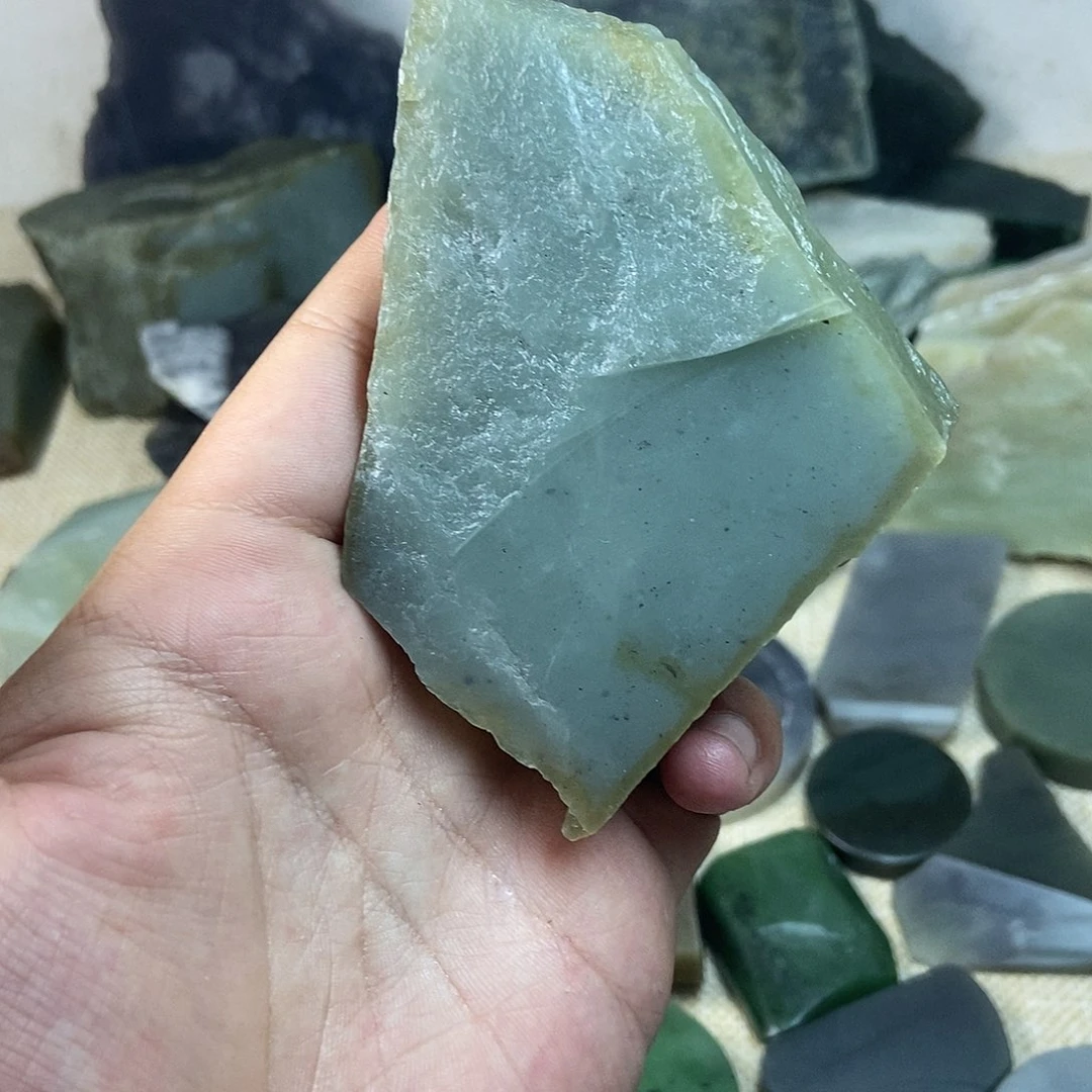 和田玉（糖玉）未镶嵌珠宝奇石