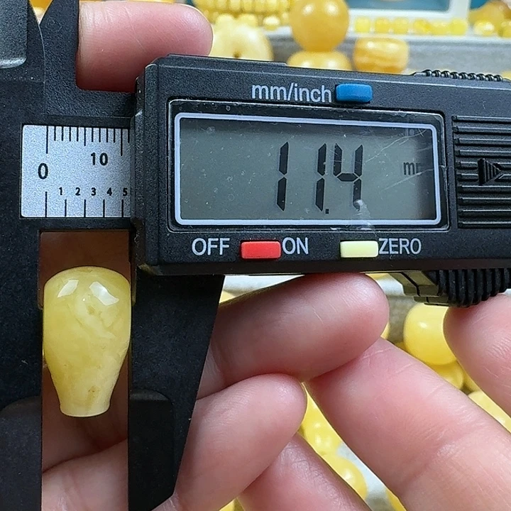 蜜蜡未镶嵌裸石13杂