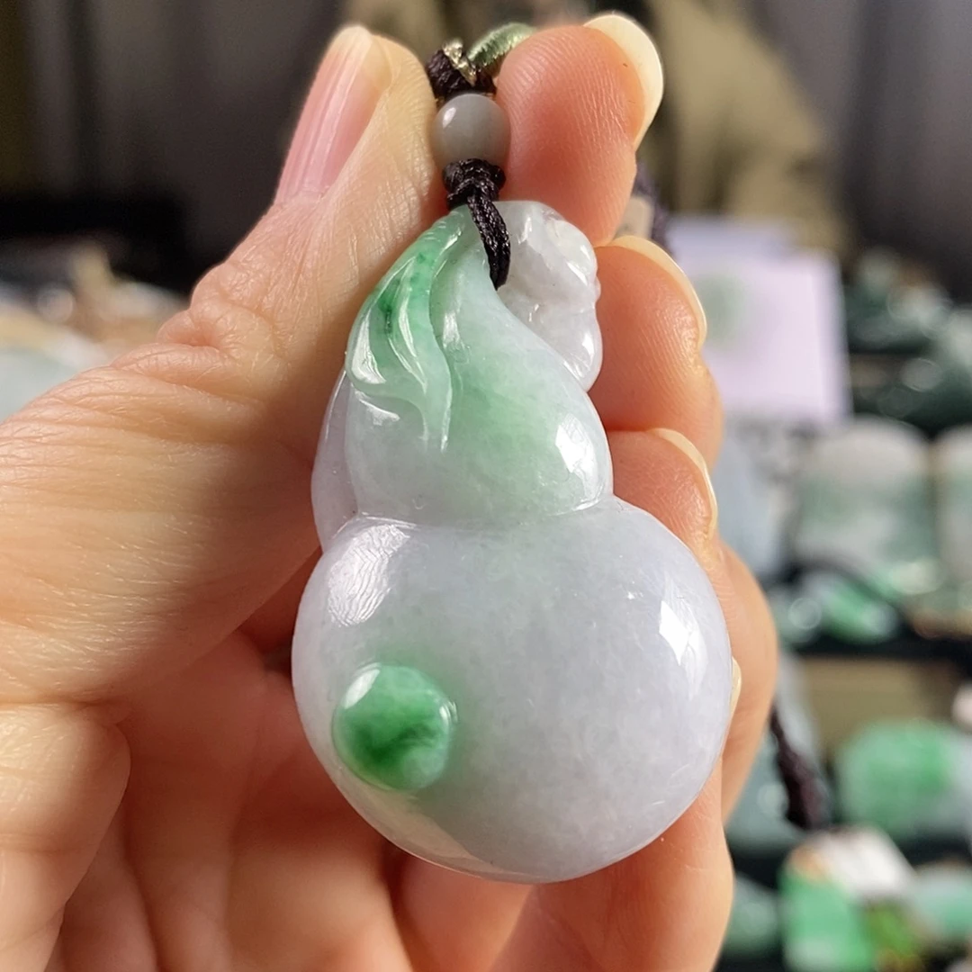 翡翠未镶嵌颈饰葫芦