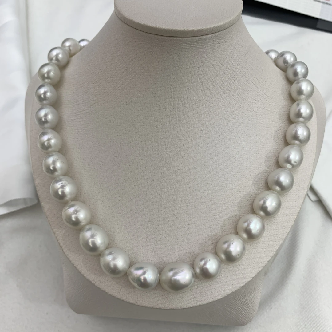 冷白光海水澳白珍珠项链椭圆9.6-12mm