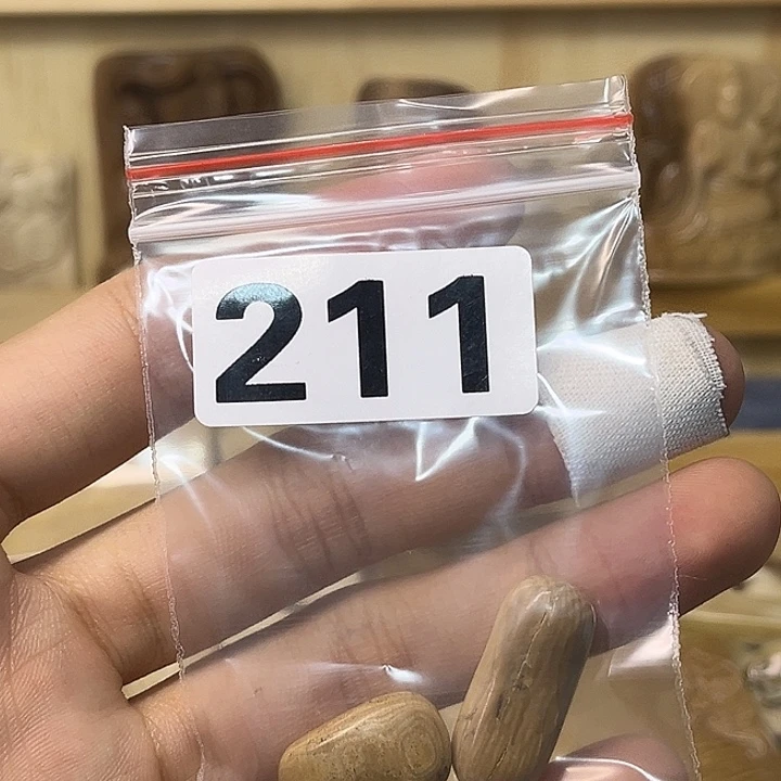 钦****天然猛犸牙雕刻品