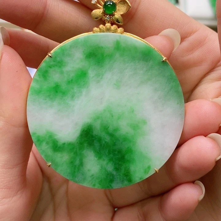 翡翠未镶嵌颈饰吊坠