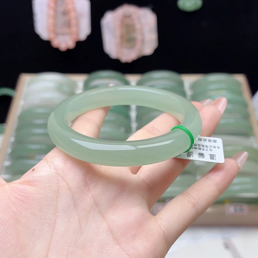 未镶嵌手镯石英质玉62