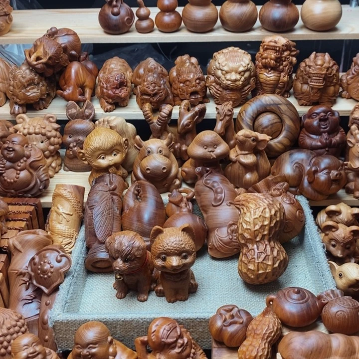 木质N****g崖柏木雕。。。