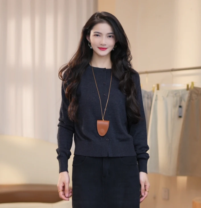 长袖宽松型圆领短款拼接毛针织衫套头纯色秋季上衣