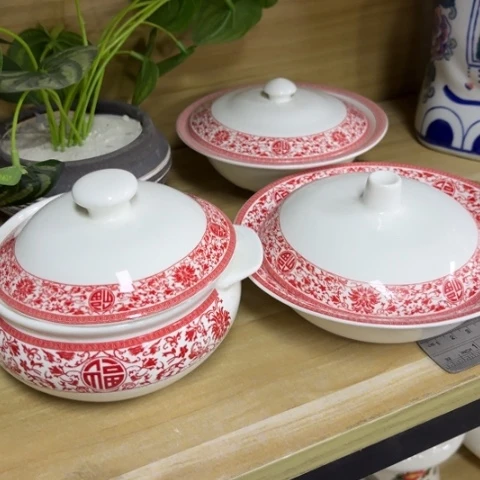 瓷片瑕疵陶瓶。。。。。。。。。。。。。。。